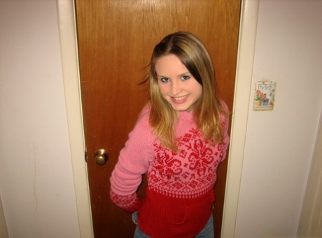 Charming young girl shows her tight ass after getting totally naked 90032228