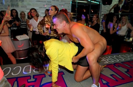 Clubbing chicks cute loose and have sex with male strippers up on stage 79162496