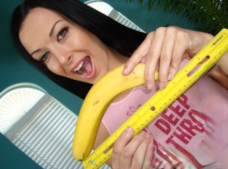 MILF babe Violet Marcell with big tits fits a huge cock in her mouth 38690521