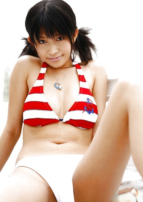 Pretty asian teen babe Sasa Handa slipping off her clothes 80349278