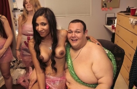 Lecherous coeds enjoy a wild groupsex party with naughty guys 43013710
